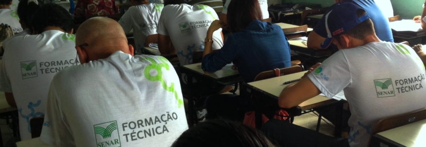 Senar inaugura polo de ensino em Machados