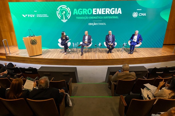 Painel "Explorando novas fronteiras: Fontes emergentes de etanol e seus potenciais no horizonte energético"