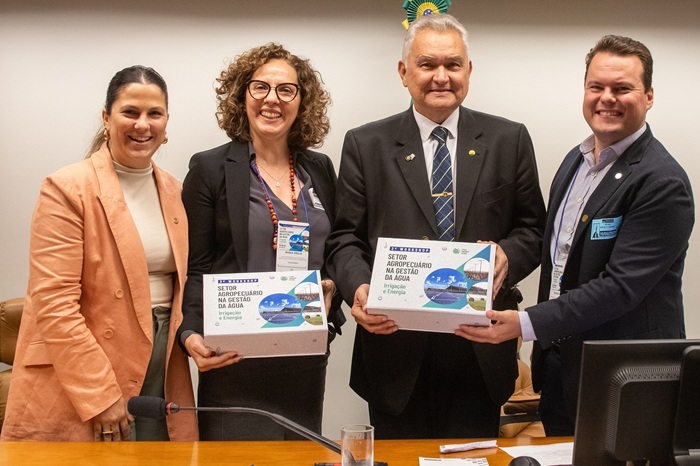 O pacto tem como objetivo unir esforços em prol da agricultura irrigada.