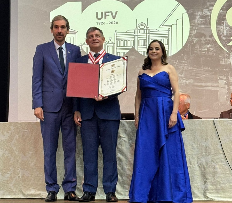 Diretor-geral do Senar é homenageado pela Universidade Federal de Viçosa