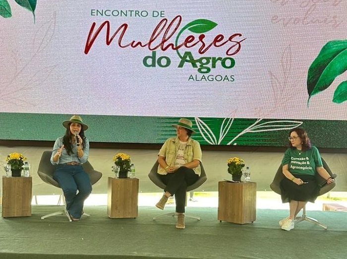 Stéphanie Ferreira no evento de lançamento da comissão estadual