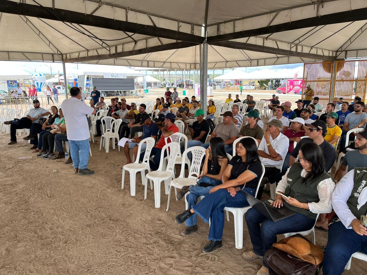 Sistema Faes Senar leva conhecimento a Expo Gloria foto ascom Senar 2