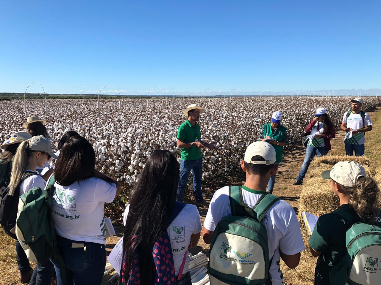 Visita ao Campo Experimental da Funda C3 A7 C3 A3o BA