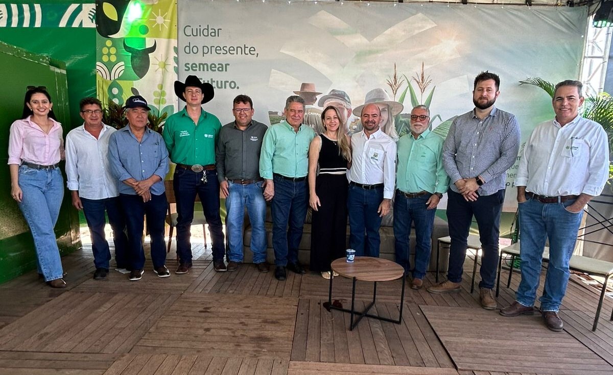 Sistema Famato fortalece o agro com capacitação e diálogo com produtores na Expolândia