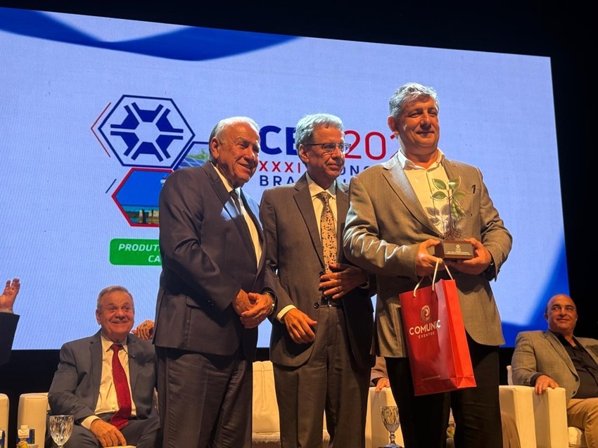 Senar recebe homenagem em Congresso de Agronomia e destaca importância da Assistência Técnica e Gerencial