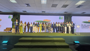 Comissão Famato Mulher marca presença no Elas no Campo 2025 com estande, pod cast e protagonismo feminino