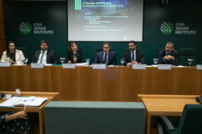 CNA debate legislação trabalhista no meio rural