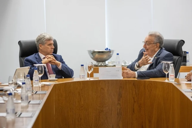 CNA e MDA debatem propostas para produtores de leite