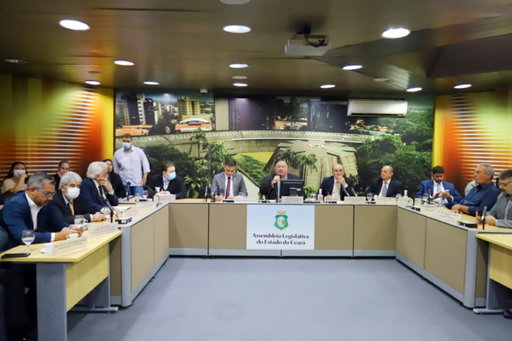 REUNIAO NA ALECE SOBRE TARIFA DE ENERGIA