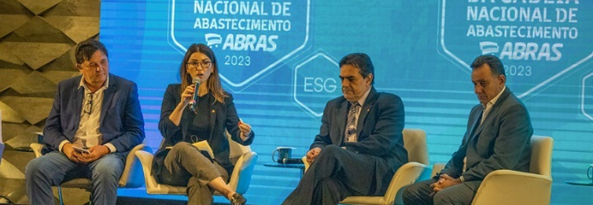 CNA participa do Fórum da Cadeia Nacional de Abastecimento