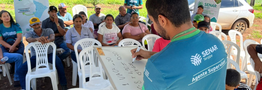 Produtores de leite recebem orientações sobre como ganhar dinheiro na pecuária