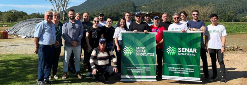 Alunos do Curso Técnico em Agronegócio de São José conhecem processo produtivo do milho verde