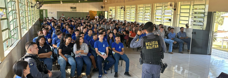 Palestra da PM na Escola Agrícola Ranchão destaca perigos do uso de drogas