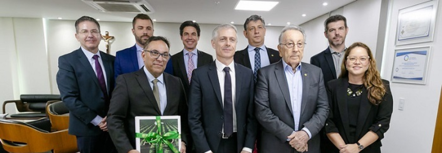 Presidente da CNA recebe representantes da CropLife