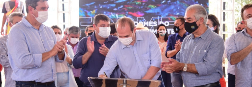 73 anos de Bonito: Marcelo Bertoni participa das celebrações e entrega alimentos do Agro Fraterno