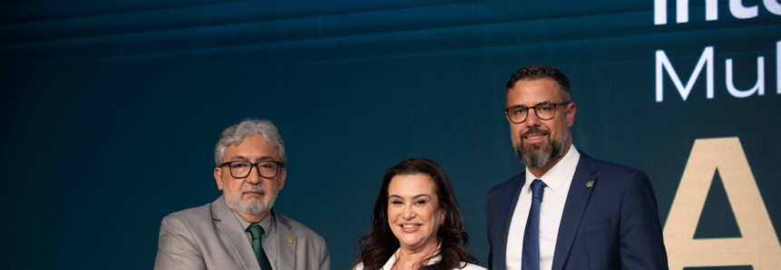 Famato homenageia Esmagis pelos 40 anos de contribuição à magistratura mato-grossense