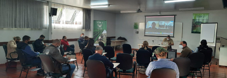 SENAR-PR prepara instrutores para otimizar a aprendizagem no campo