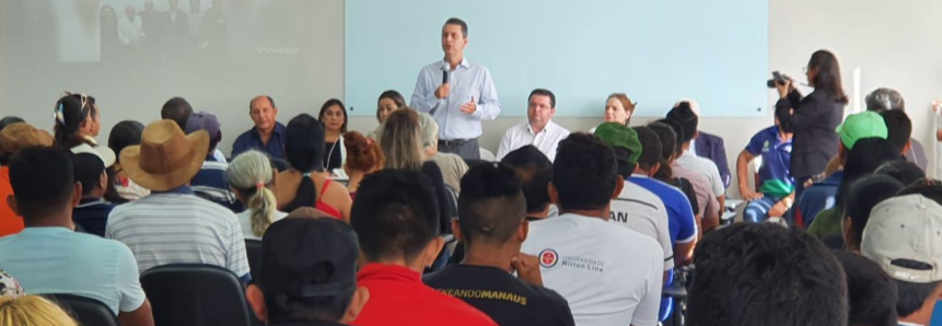 Presidente da FAEA, Muni Lourenço, participa de reunião com produtores rurais em Itacoatiara