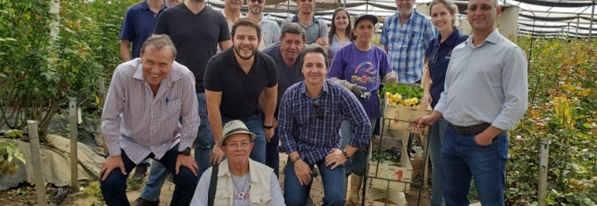 CNA e CPNR visitam propriedades de flores e hortaliças em SP e MG