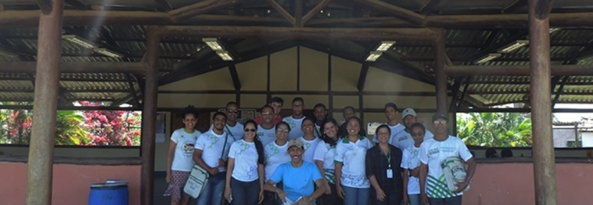 Alunos do curso Técnico em Agronegócio realizam saída de campo