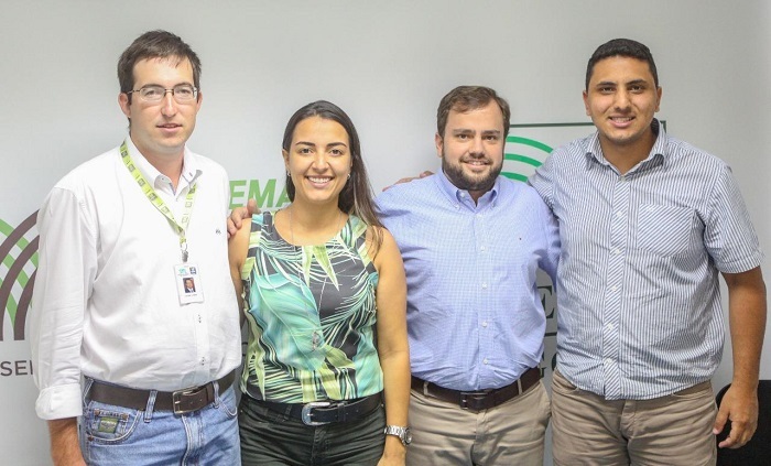 Lucas com representantes do Faeg Jovem e o superintendente do Senar/GO, Dirceu Borges