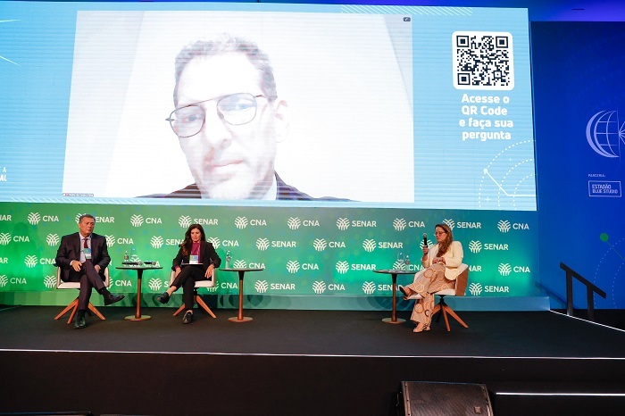 Pedro da Costa e Silva, embaixador do Brasil junto à União Europeia (no telão)