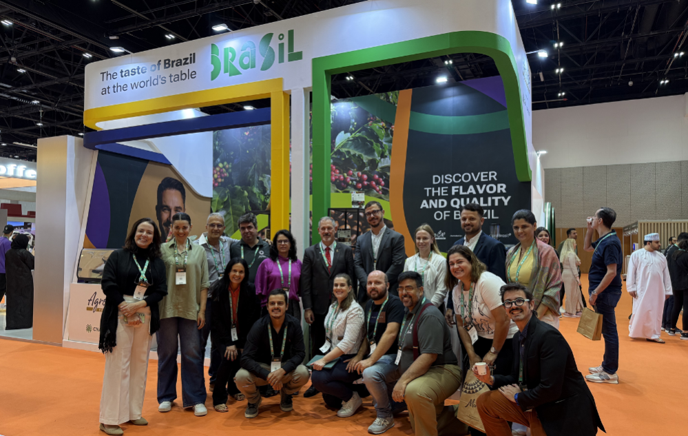 Delegação brasileira com o Embaixador do Brasil em Abu Dhabi