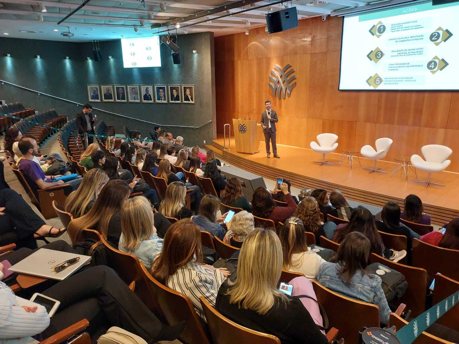 08 14 ago academia de lideranca 4