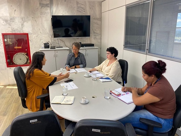 Reunião com representantes do Ministério das Mulheres