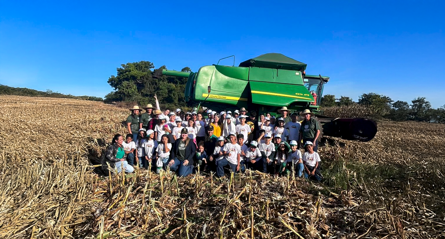 Programa do Senar/MT leva alunos para conhecer de perto a vida no campo em Guiratinga e Tesouro