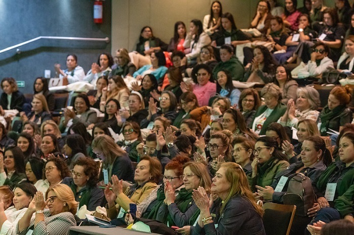 Cerca de 300 lideranças femininas participaram do evento