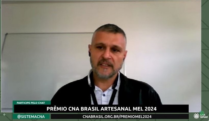 Rodrigo Durieux da Cunha, chefe da Divisão de Estudos Apícolas da Empresa de Pesquisa Agropecuária e Extensão Rural de Santa Catarina