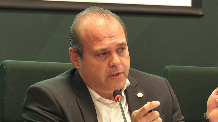 Marcelo Bertoni conduz reunião da Comissão Nacional de Assuntos Fundiários na CNA