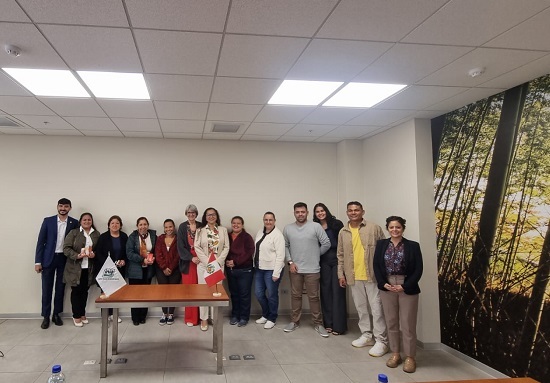 Produtores rurais participam de reuniões técnicas em Lima, no Peru