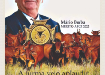 Mário Borba representa CNA na 87ª ExpoZebu e recebe homenagem da ABCZ