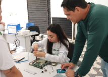 ​Senar Amazonas e Agropecuária Jayoro promovem oficina de informática para jovens aprendizes em Presidente Figueiredo