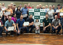 Avaliação de resultados marca encerramento da turma da ATeG apicultura em Pinhalzinho