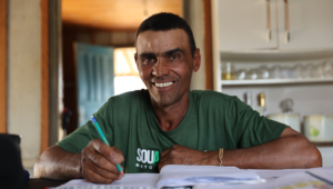 Felisberto realiza sonho antigo e aprende a ler com o Senar/MS