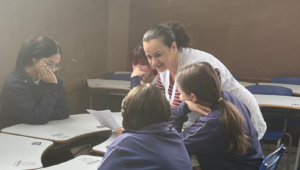 Após 27 anos, professora pioneira do Agrinho é premiada novamente