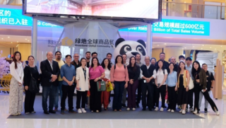 Missão da CNA visita centros comerciais em Xangai