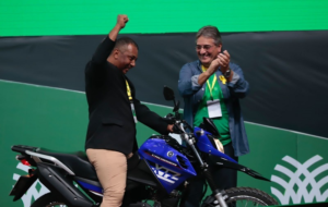 CNA premia vencedor do concurso de causos Prosa de Porteira