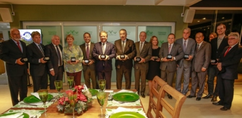 Abre 4 0 38193800 1515008761