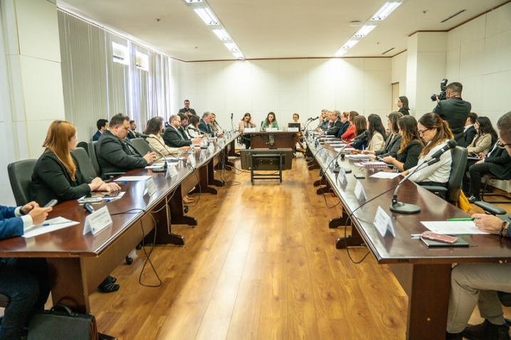 53786120082 04817c4e4c c