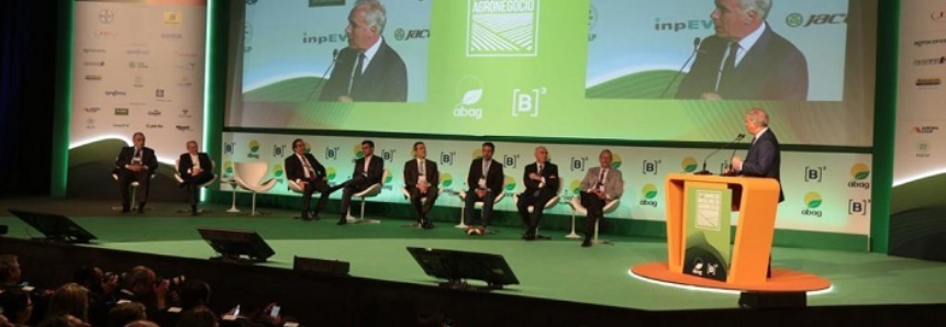Presidente da CNA participa do 21º Congresso Brasileiro no Agronegócio