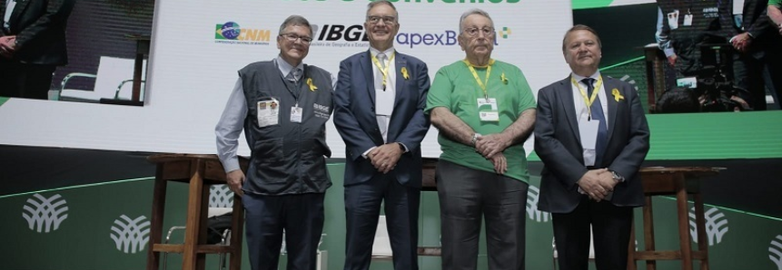 CNA assina convênios e acordos com Apex Brasil, CNM e IBGE