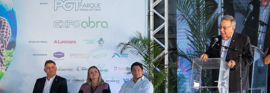 Presidente da CNA participa da abertura da Expoabra