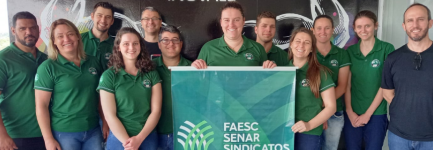 Alunos do Curso Técnico em Agronegócio de Joaçaba visitam Polo Inovale