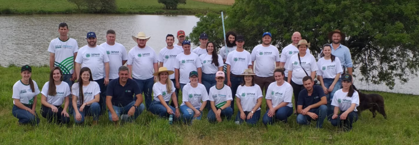 Alunos do Curso Técnico em Agronegócio de Seara conhecem processo produtivo de propriedade na área de ovinocultura