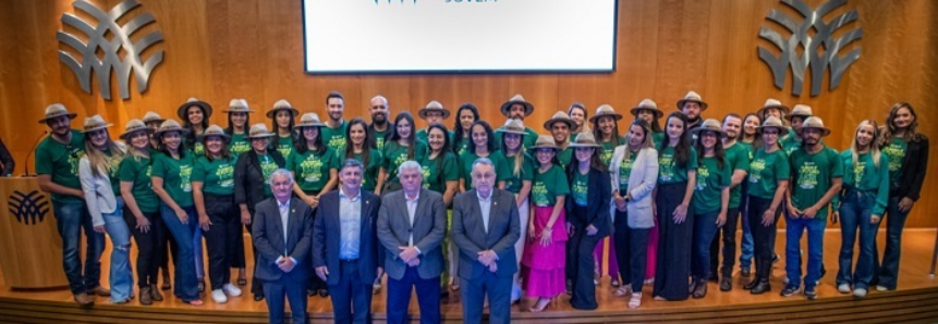 Presidente da CNA recebe jovens líderes do agro de Mato Grosso