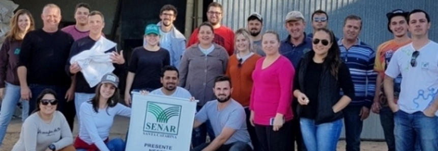 Alunos do Curso Técnico em Agronegócio vistam empresas rurais em São Ludgero